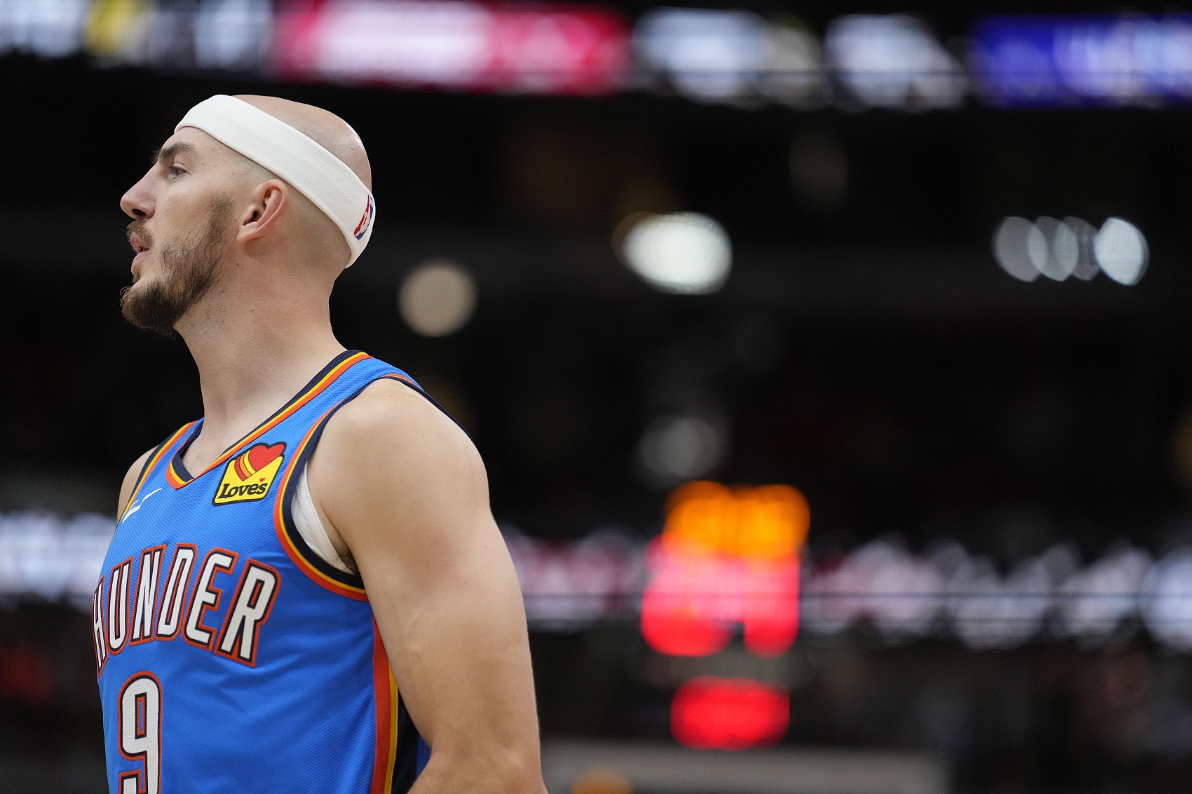 狀態(tài)不佳！卡魯索半場(chǎng)3中0 僅得2分2斷1帽&正負(fù)值低至-17