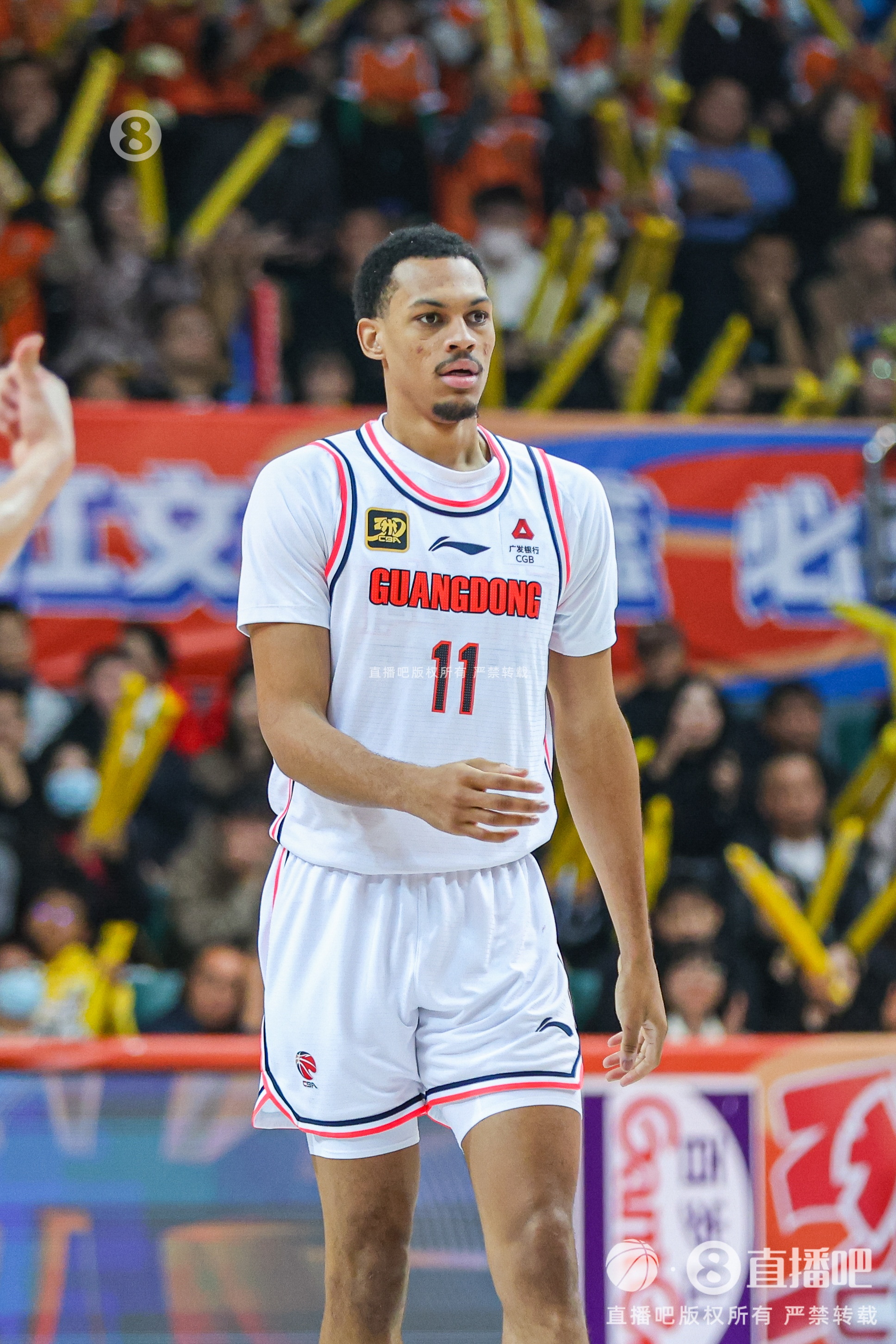 攻防全能！貝茲利上半場10中6砍15分11板3助1斷1帽