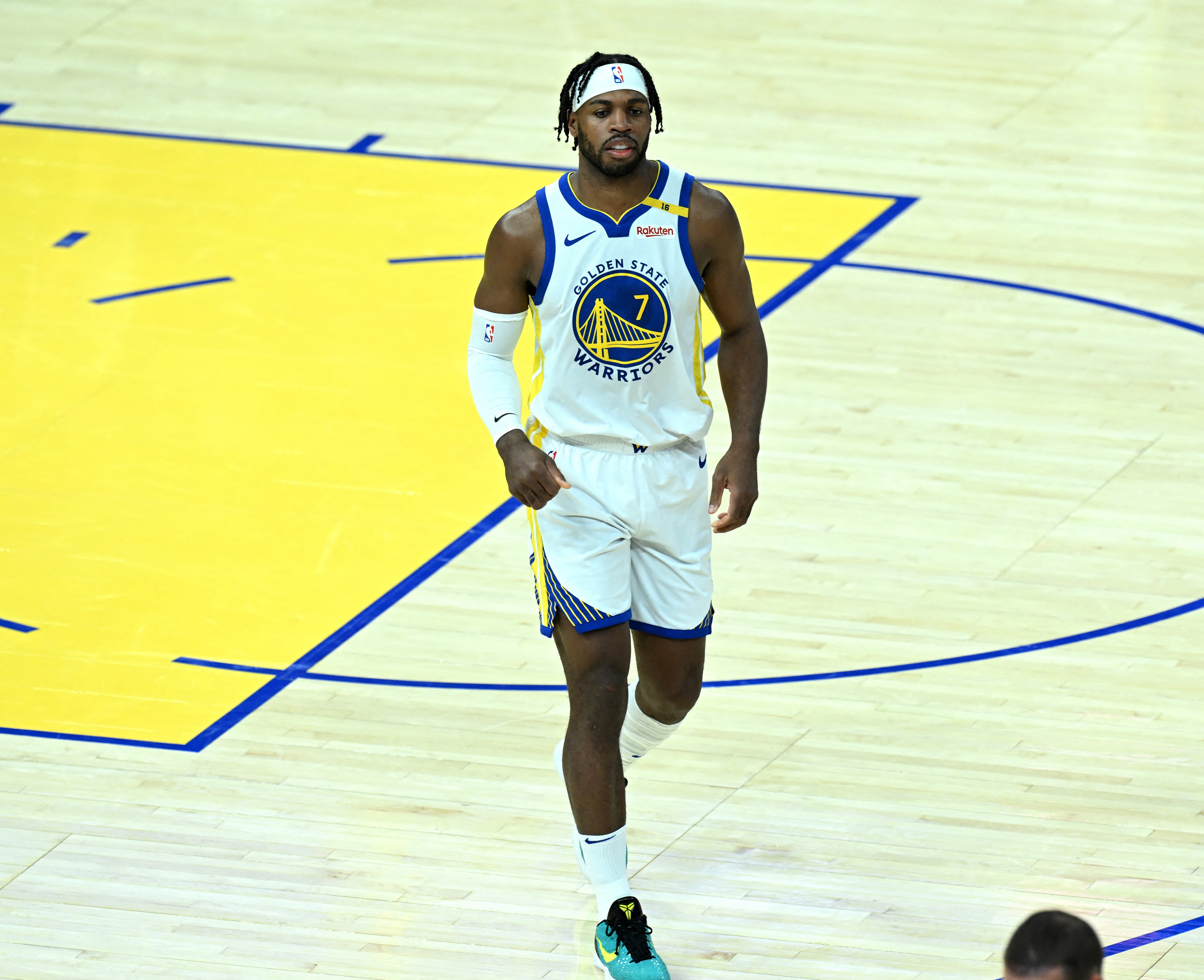 第三節(jié)連得8分很關(guān)鍵！希爾德10中6拿到16分4板5助 正負(fù)值+17